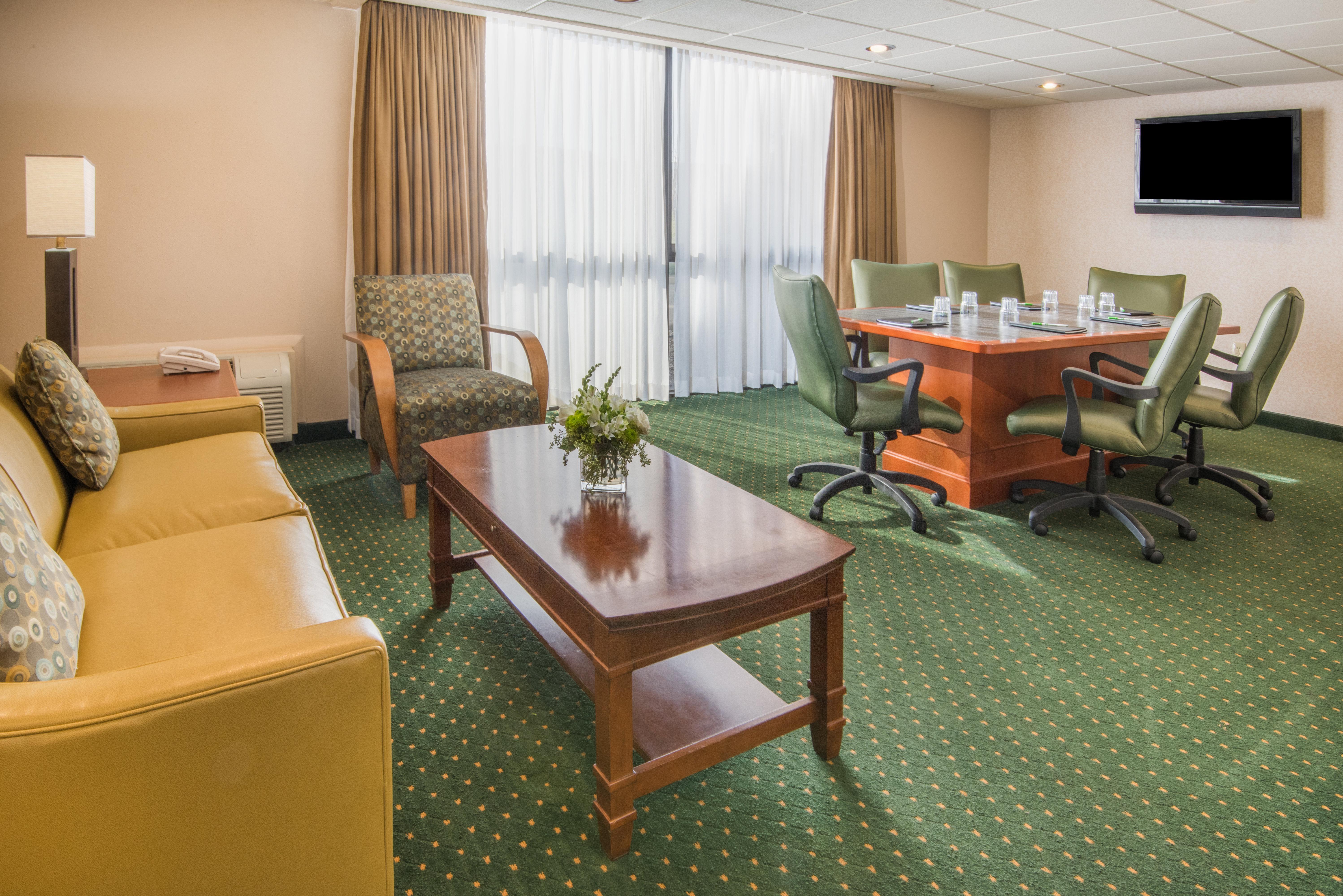 Holiday Inn Cincinnati-Eastgate By Ihg Exterior photo